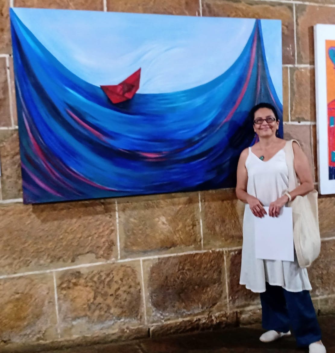 Yasmith Beltrán con una de sus obras